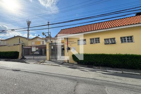 Casa de condomínio à venda com 65m², 2 quartos e 1 vagaFachada