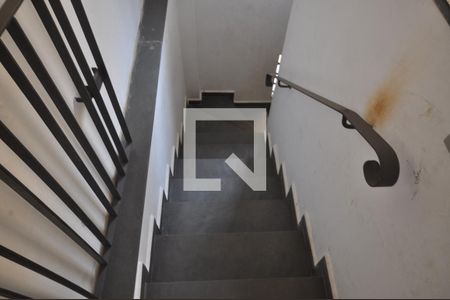 Casa à venda com 190m², 2 quartos e 3 vagasEscada