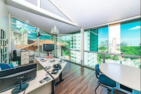 Casa à venda com 549m², 6 quartos e 5 vagas Casa à venda com 549m², 6 quartos e 5 vagasEscritorio 2 - entrada individual