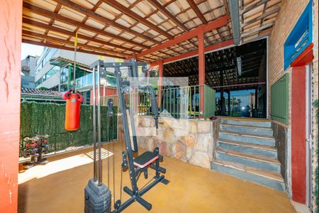 Casa à venda com 549m², 6 quartos e 5 vagas Casa à venda com 549m², 6 quartos e 5 vagasAcademia
