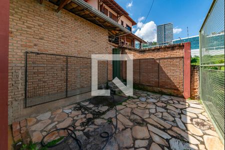 Casa à venda com 549m², 6 quartos e 5 vagas Casa à venda com 549m², 6 quartos e 5 vagasÁrea de Serviço