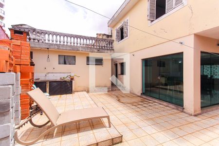 Casa à venda com 178m², 3 quartos e 2 vagas Casa à venda com 178m², 3 quartos e 2 vagasQuintal
