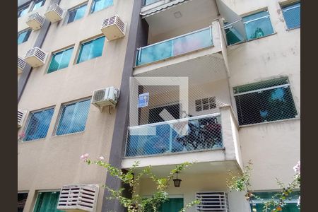 Apartamento à venda com 52m², 2 quartos e 1 vaga Apartamento à venda com 52m², 2 quartos e 1 vagaFachada com Placa Quinto Andar
