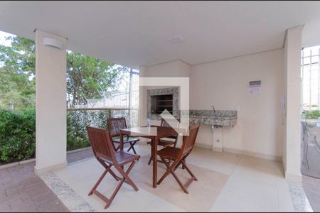 Apartamento à venda com 42m², 2 quartos e 1 vaga Apartamento à venda com 42m², 2 quartos e 1 vagaÁrea Comum - Churrasqueira