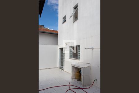 Casa à venda com 300m², 3 quartos e 4 vagasFACHADA FUNDOS