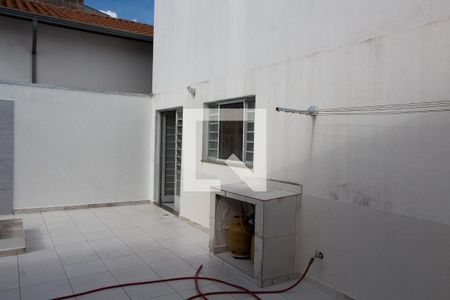 Casa à venda com 300m², 3 quartos e 4 vagasFACHADA FUNDOS