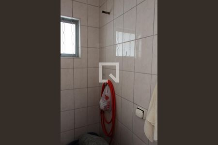 Casa à venda com 300m², 3 quartos e 4 vagasBANHEIRO  ÁREA EXTERNA FUNDOS