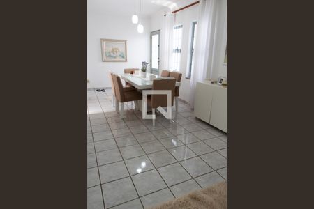 Casa à venda com 300m², 3 quartos e 4 vagasSALA DE JANTAR TÉRREO