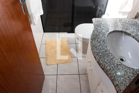 Casa à venda com 300m², 3 quartos e 4 vagasBANHEIRO SOCIAL PISO SUPERIOR