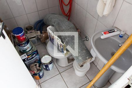 Casa à venda com 300m², 3 quartos e 4 vagasBANHEIRO  ÁREA EXTERNA FUNDOS