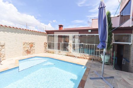 Casa à venda com 314m², 3 quartos e 3 vagas Casa à venda com 314m², 3 quartos e 3 vagasÁrea Externa