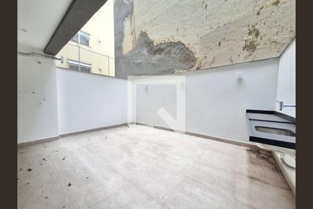 Apartamento à venda com 63m², 1 quarto e sem vagaQuintal