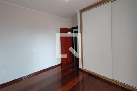 Casa à venda com 283m², 4 quartos e 2 vagas Casa à venda com 283m², 4 quartos e 2 vagasQuarto 4