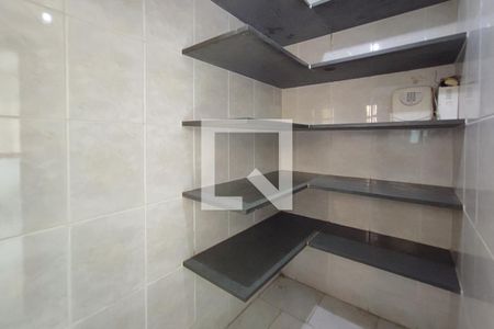 Casa à venda com 283m², 4 quartos e 2 vagas Casa à venda com 283m², 4 quartos e 2 vagasDespensa