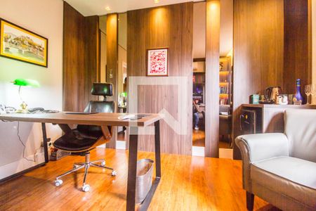 Casa de condomínio à venda com 380m², 3 quartos e 4 vagasEscritório