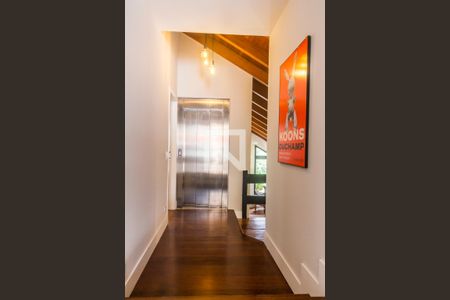 Casa de condomínio à venda com 380m², 3 quartos e 4 vagasDetalhe