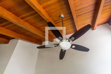 Casa de condomínio à venda com 380m², 3 quartos e 4 vagasSala