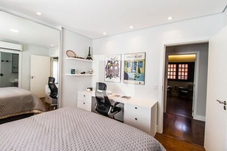 Casa de condomínio à venda com 380m², 3 quartos e 4 vagasSuíte 2