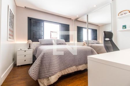 Casa de condomínio à venda com 380m², 3 quartos e 4 vagasSuíte 2