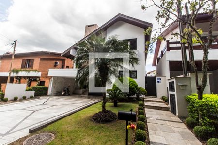 Casa de condomínio à venda com 380m², 3 quartos e 4 vagasVista da Rua