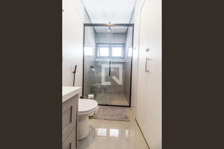 Casa de condomínio à venda com 380m², 3 quartos e 4 vagasBanheiro da Suíte 1