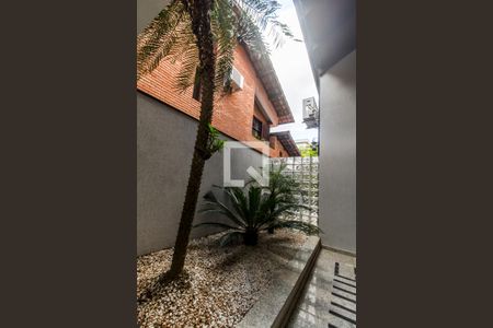 Casa de condomínio à venda com 380m², 3 quartos e 4 vagasEntrada