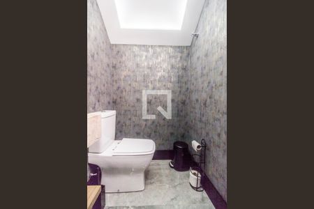 Casa de condomínio à venda com 380m², 3 quartos e 4 vagasLavabo 2