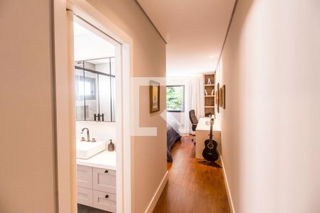 Casa de condomínio à venda com 380m², 3 quartos e 4 vagasSuíte 3