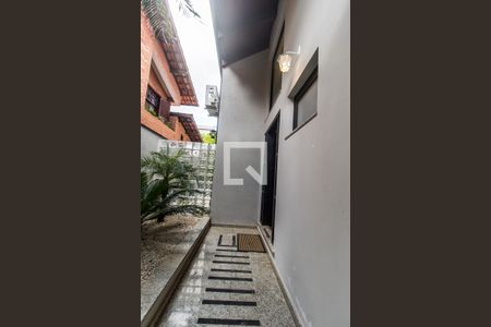 Casa de condomínio à venda com 380m², 3 quartos e 4 vagasEntrada