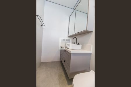 Casa de condomínio à venda com 380m², 3 quartos e 4 vagasBanheiro da Suíte 1