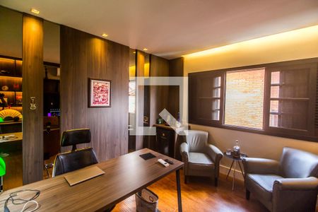 Casa de condomínio à venda com 380m², 3 quartos e 4 vagasEscritório