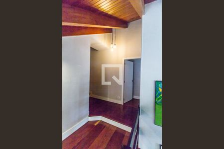 Casa de condomínio à venda com 380m², 3 quartos e 4 vagasCorredor