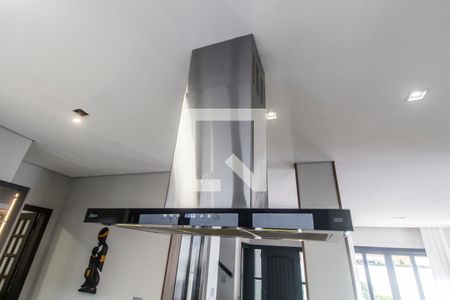 Casa de condomínio à venda com 380m², 3 quartos e 4 vagasDetalhe da cozinha