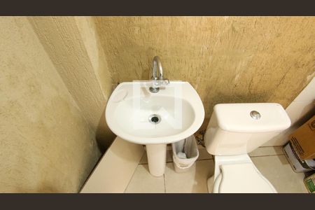 Casa à venda com 88m², 2 quartos e 1 vaga Casa à venda com 88m², 2 quartos e 1 vagaBanheiro 2