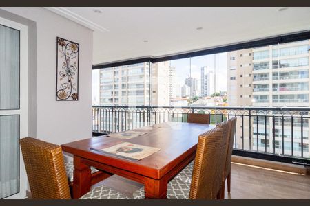 Apartamento à venda com 156m², 3 quartos e 3 vagasVaranda