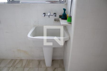 Apartamento à venda com 243m², 3 quartos e 2 vagas Apartamento à venda com 243m², 3 quartos e 2 vagasÁrea de Serviço