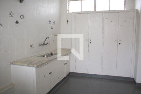 Apartamento à venda com 243m², 3 quartos e 2 vagas Apartamento à venda com 243m², 3 quartos e 2 vagasCozinha