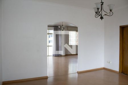 Apartamento à venda com 243m², 3 quartos e 2 vagas Apartamento à venda com 243m², 3 quartos e 2 vagasSala 2