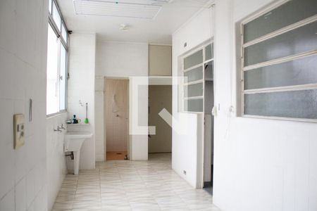 Apartamento à venda com 243m², 3 quartos e 2 vagas Apartamento à venda com 243m², 3 quartos e 2 vagasÁrea de Serviço