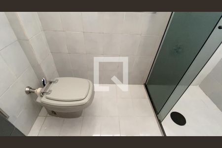 Apartamento à venda com 243m², 3 quartos e 2 vagas Apartamento à venda com 243m², 3 quartos e 2 vagasBanheiro Social