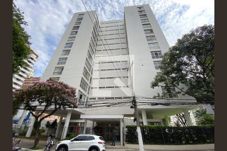 Apartamento à venda com 243m², 3 quartos e 2 vagas Apartamento à venda com 243m², 3 quartos e 2 vagasFachada