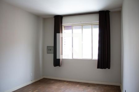 Apartamento à venda com 243m², 3 quartos e 2 vagas Apartamento à venda com 243m², 3 quartos e 2 vagasSuíte
