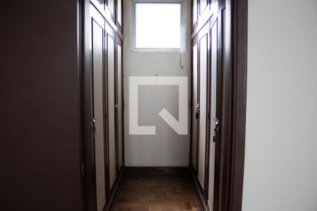 Apartamento à venda com 243m², 3 quartos e 2 vagas Apartamento à venda com 243m², 3 quartos e 2 vagasCloset da Suíte