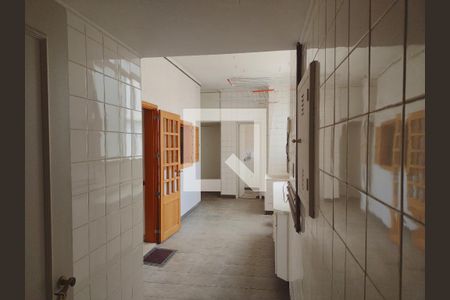 Apartamento à venda com 243m², 3 quartos e 2 vagas Apartamento à venda com 243m², 3 quartos e 2 vagasCorredor