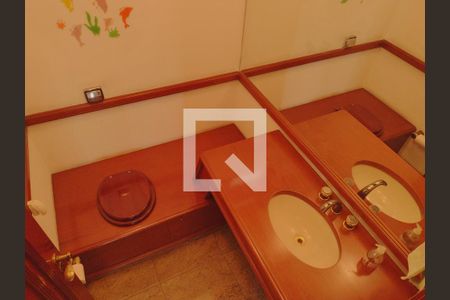 Apartamento à venda com 243m², 3 quartos e 2 vagas Apartamento à venda com 243m², 3 quartos e 2 vagasBanheiro