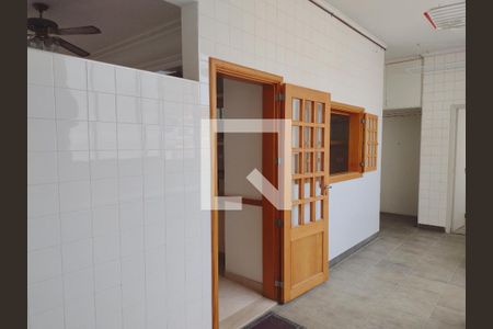 Apartamento à venda com 243m², 3 quartos e 2 vagas Apartamento à venda com 243m², 3 quartos e 2 vagasÁrea de Serviço