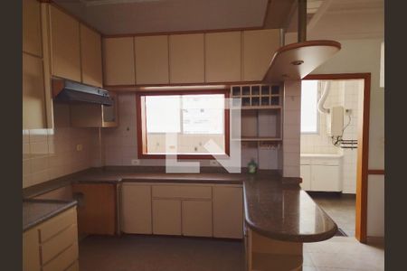 Apartamento à venda com 243m², 3 quartos e 2 vagas Apartamento à venda com 243m², 3 quartos e 2 vagasCozinha