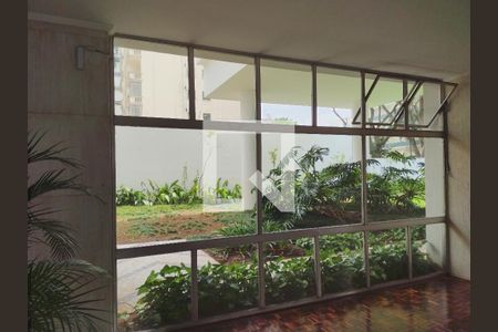 Apartamento à venda com 243m², 3 quartos e 2 vagas Apartamento à venda com 243m², 3 quartos e 2 vagasÁrea comum