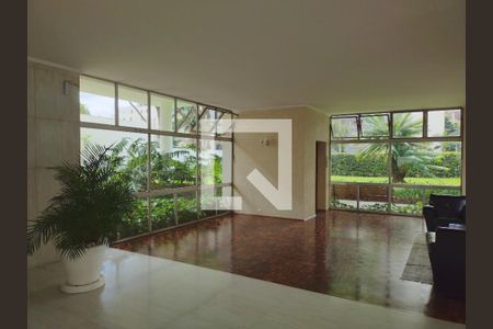 Apartamento à venda com 243m², 3 quartos e 2 vagas Apartamento à venda com 243m², 3 quartos e 2 vagasÁrea comum