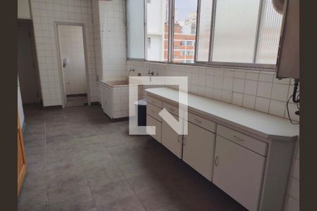 Apartamento à venda com 243m², 3 quartos e 2 vagas Apartamento à venda com 243m², 3 quartos e 2 vagasÁrea de Serviço